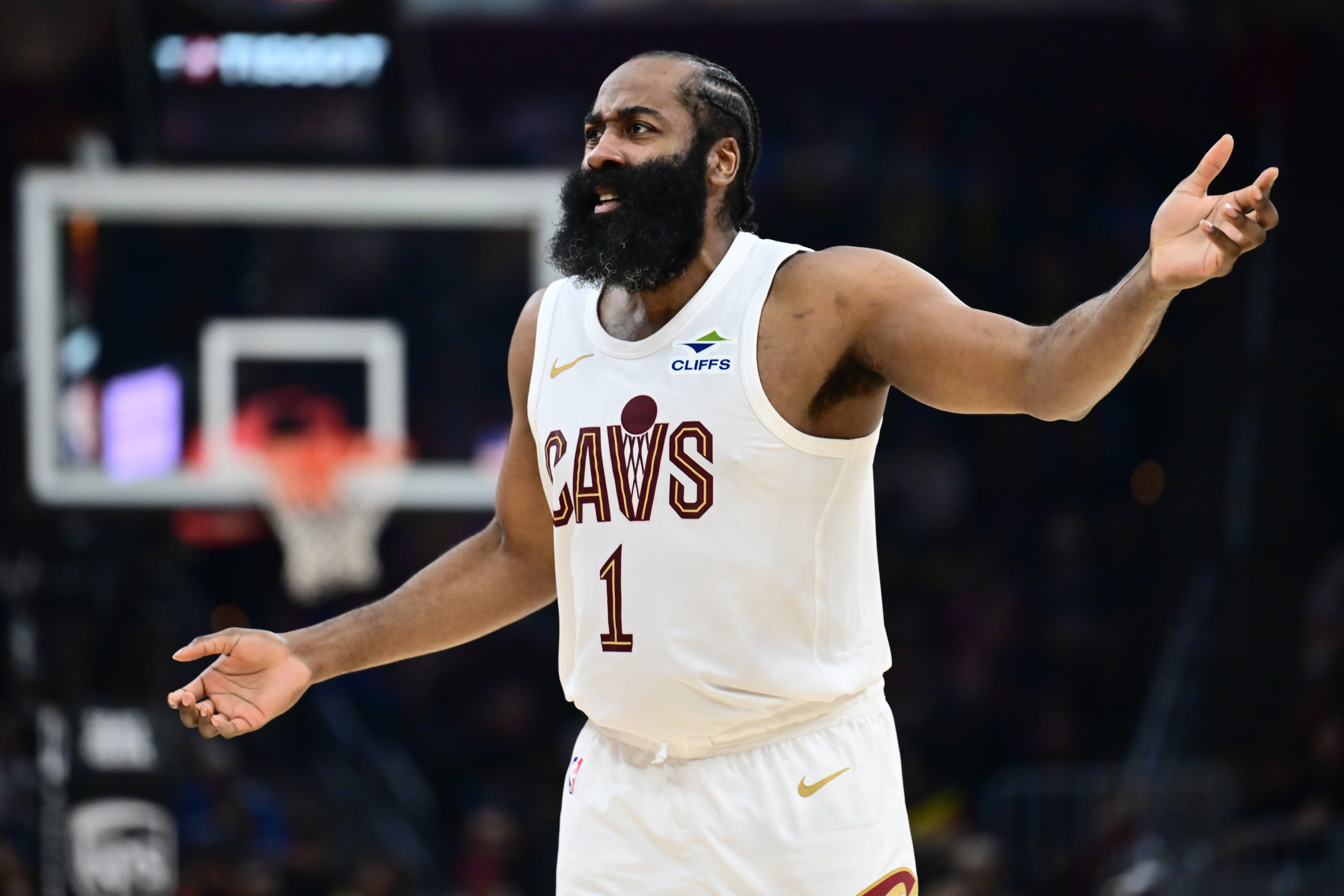 开云-哈登&米切尔出战!ESPN明日胜率预测:骑士高达61.8% 魔术为38.2%